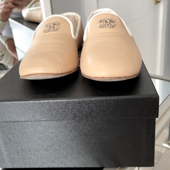 CHANEL Loafers in Lambskin size 36.5 - Picture 6 of 13